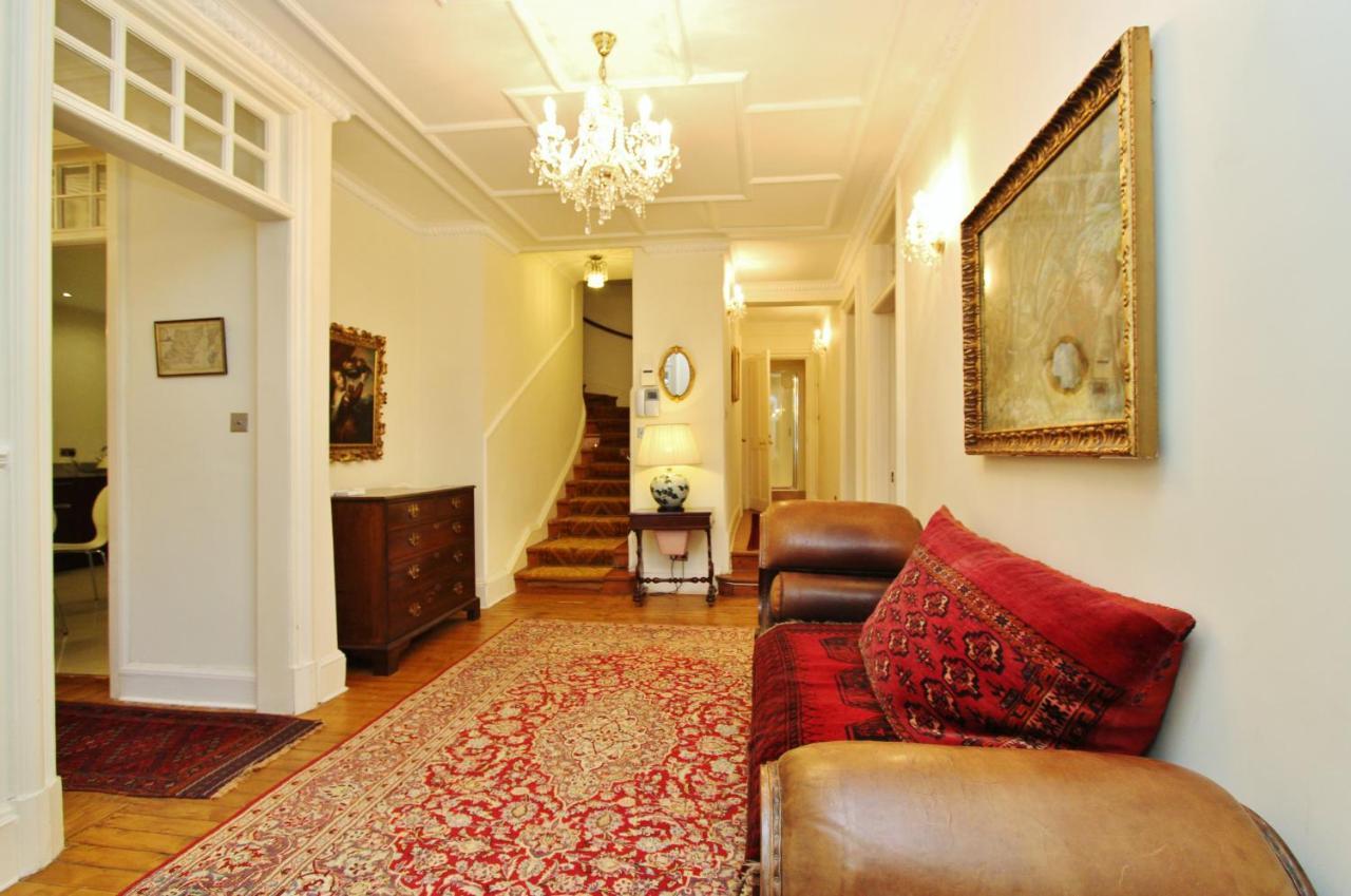 Elegant 3-Bedroom Ramsay Garden Apartment In Edinburgh City Centre מראה חיצוני תמונה