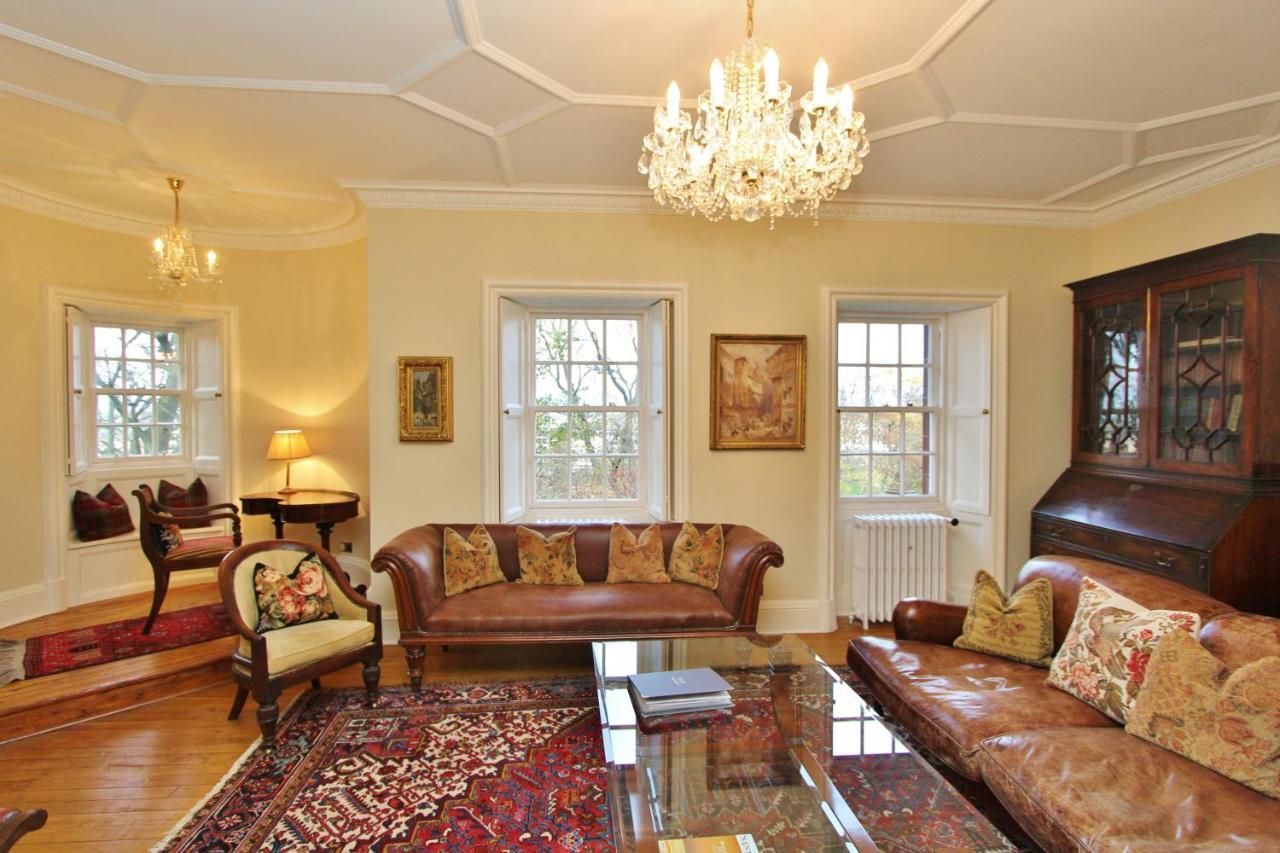 Elegant 3-Bedroom Ramsay Garden Apartment In Edinburgh City Centre מראה חיצוני תמונה