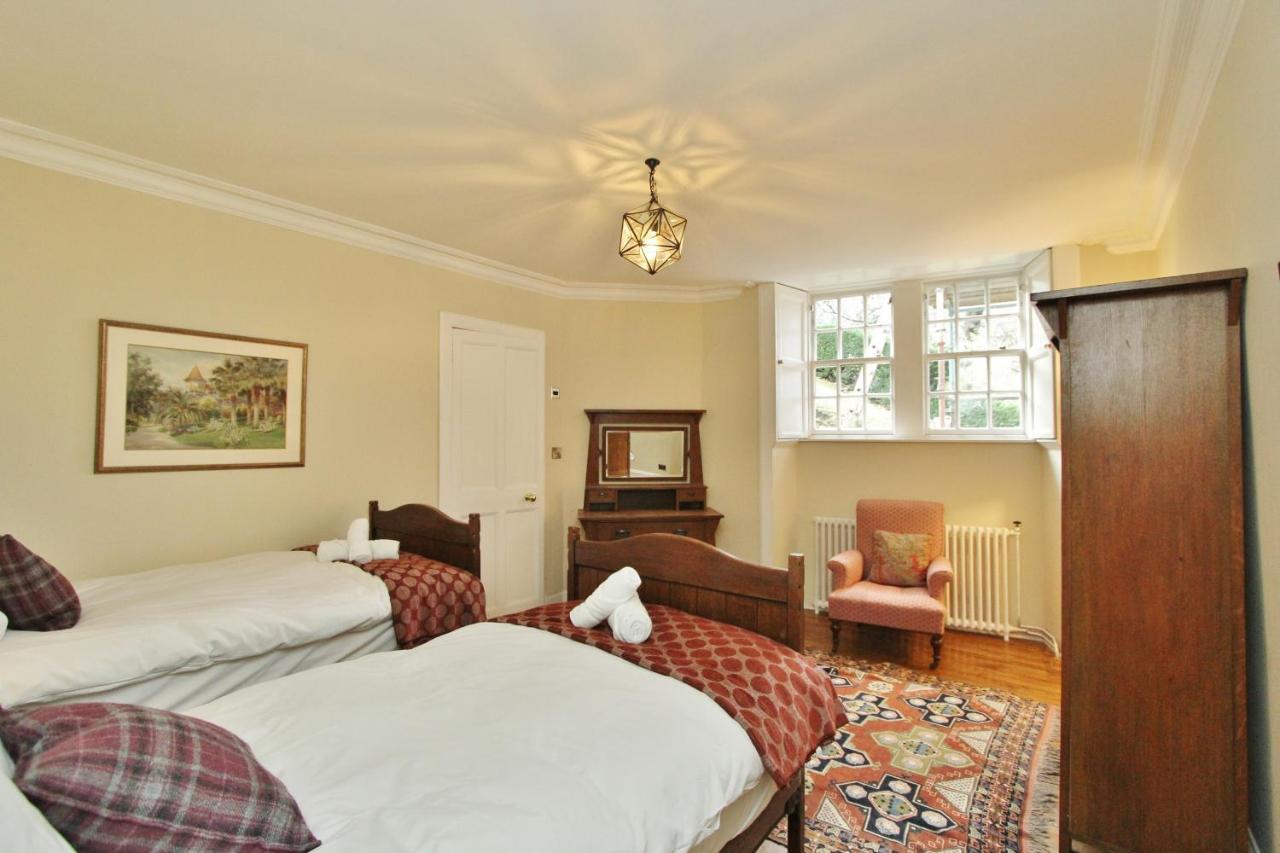 Elegant 3-Bedroom Ramsay Garden Apartment In Edinburgh City Centre מראה חיצוני תמונה