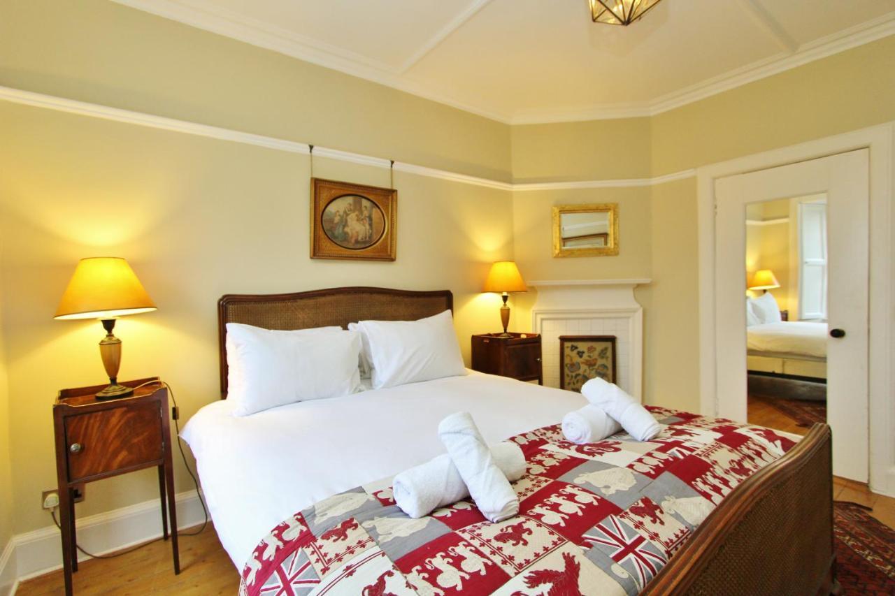 Elegant 3-Bedroom Ramsay Garden Apartment In Edinburgh City Centre מראה חיצוני תמונה