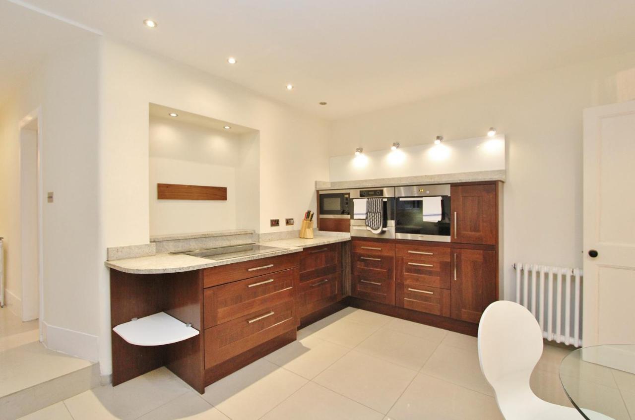 Elegant 3-Bedroom Ramsay Garden Apartment In Edinburgh City Centre מראה חיצוני תמונה